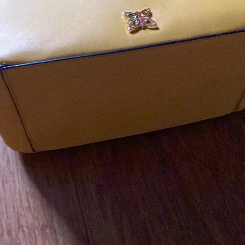 BCBG generation NWY  sailor tote honey gold